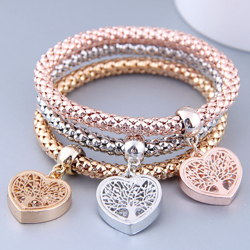 Diamond-embedded Love Pendant Bracelet For Women